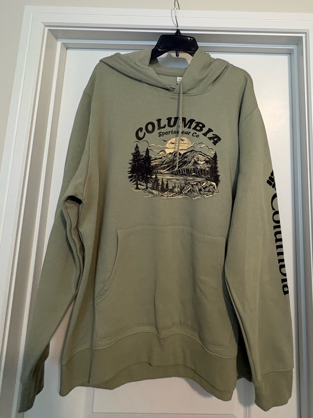 Columbia Men's Sage Green Outdoor Graphic Hoodie